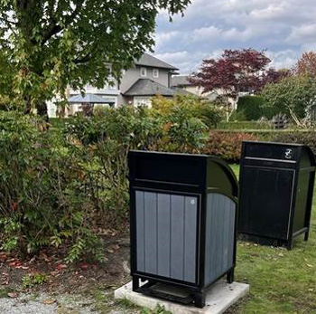 Photo of new garbage cans at Shoreline Park